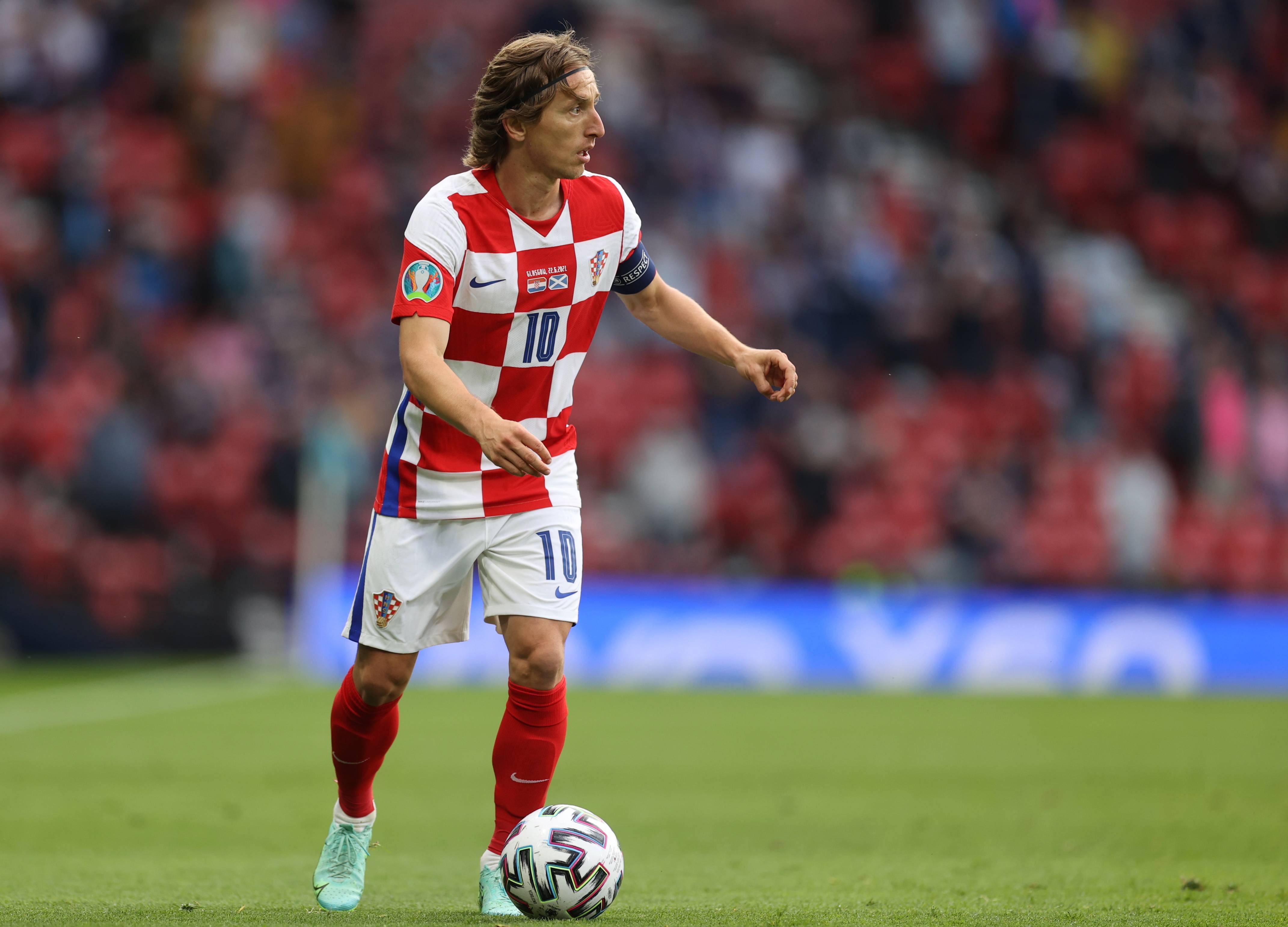 [德甲]拜仁前场任意球 奥利塞主罚轰入近角